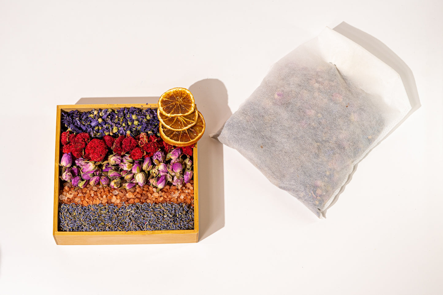 Cleopatra Bathtea Therapy